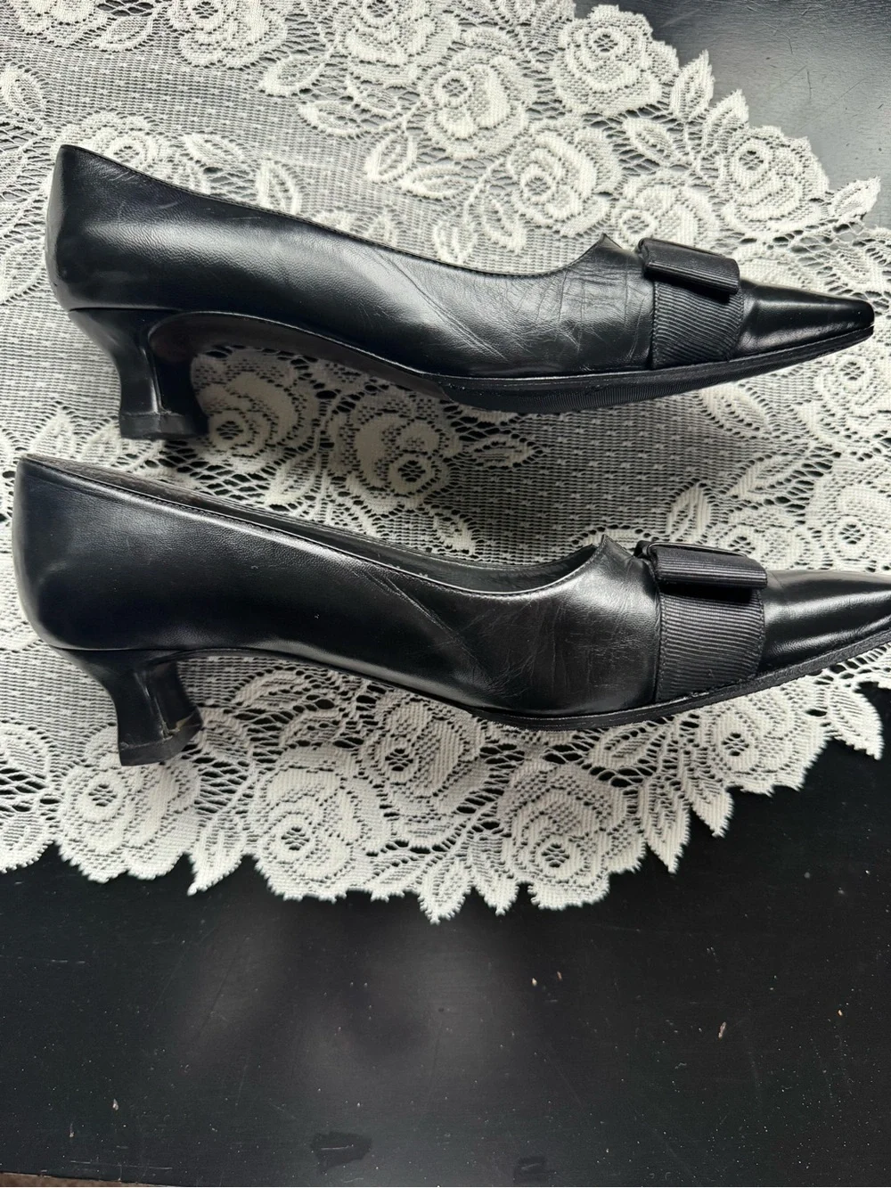 Stuart Weitzman Women's Bow-Accent Soft Patent Leather Slip-on Pumps - Picture 6 of 9
